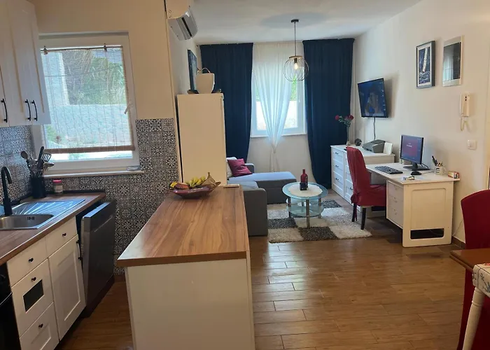 Perla アパート Dinjiška