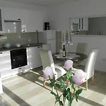 Perla * Dinjiška